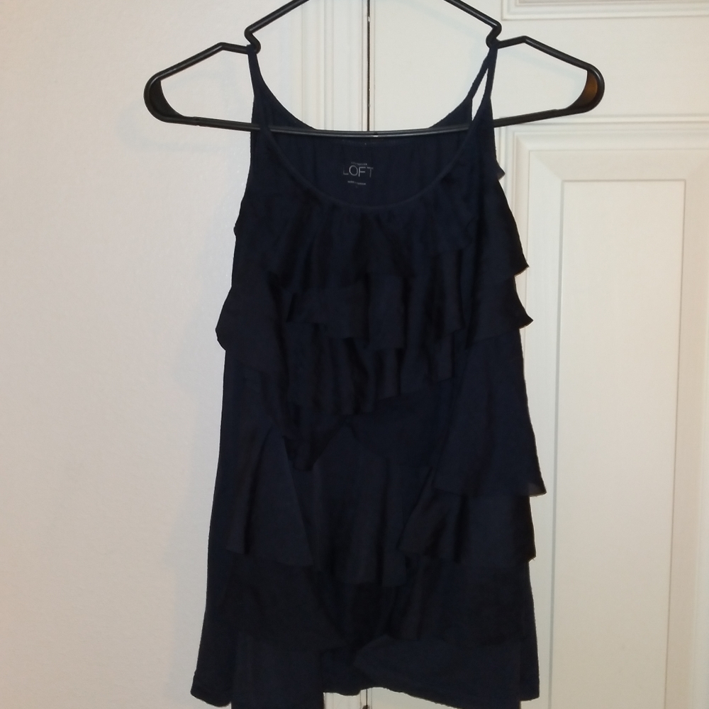 Sleeveless shirt